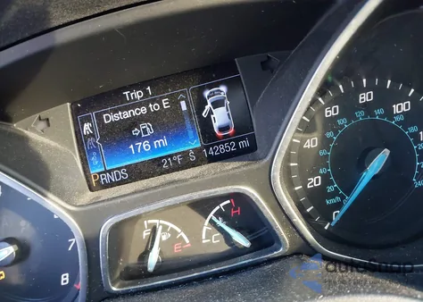 2013 Ford Focus Titanium из США, поврежденный, VIN 1FADP3N22DL254683